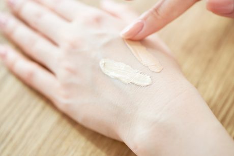 抗がん剤治療中の皮膚障害に適したコントロールカラーの選び方と使い方 | カバーメイク